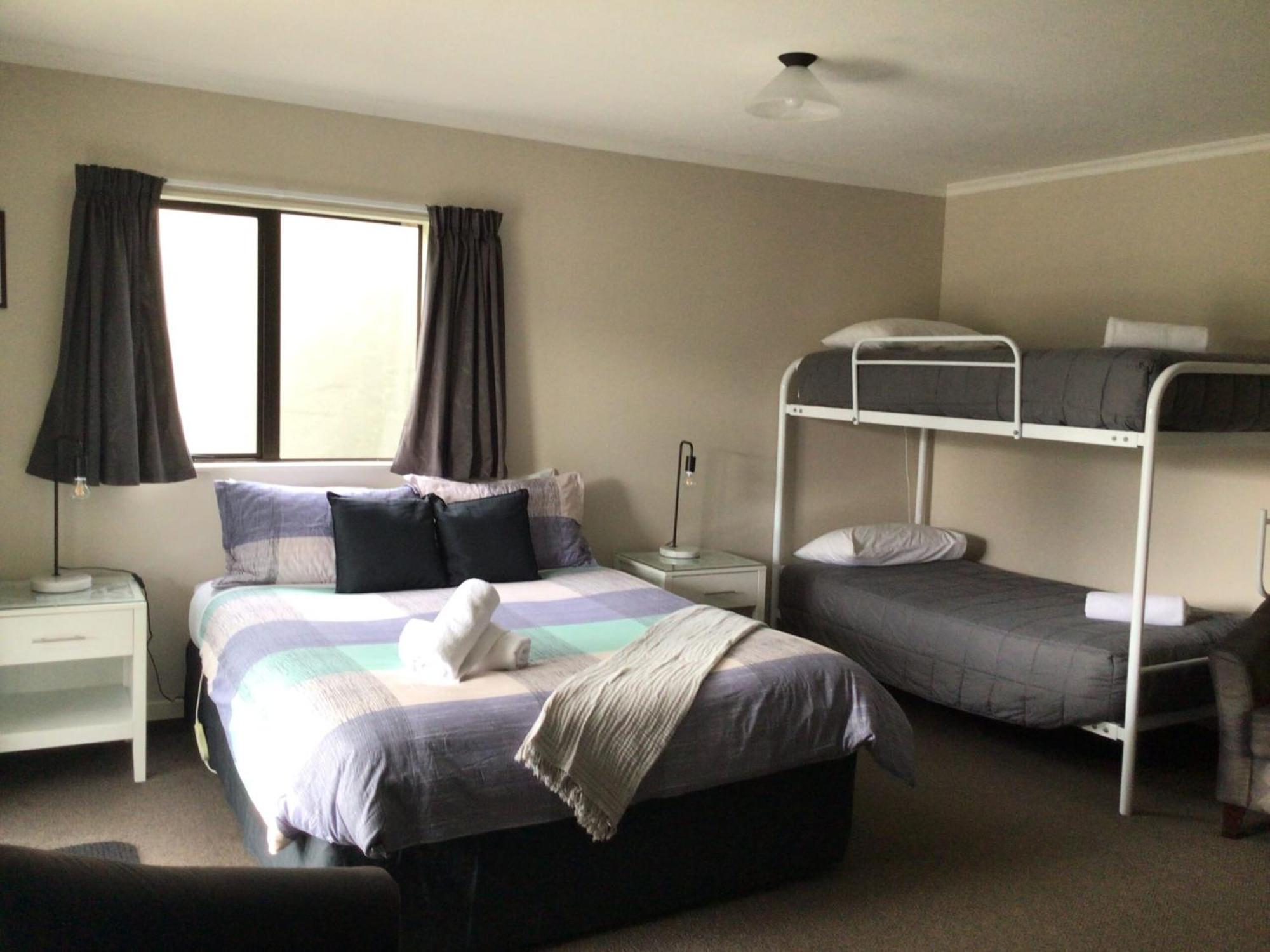 Hotel Fiordland Great Views Holiday Park Te Anau Exterior foto